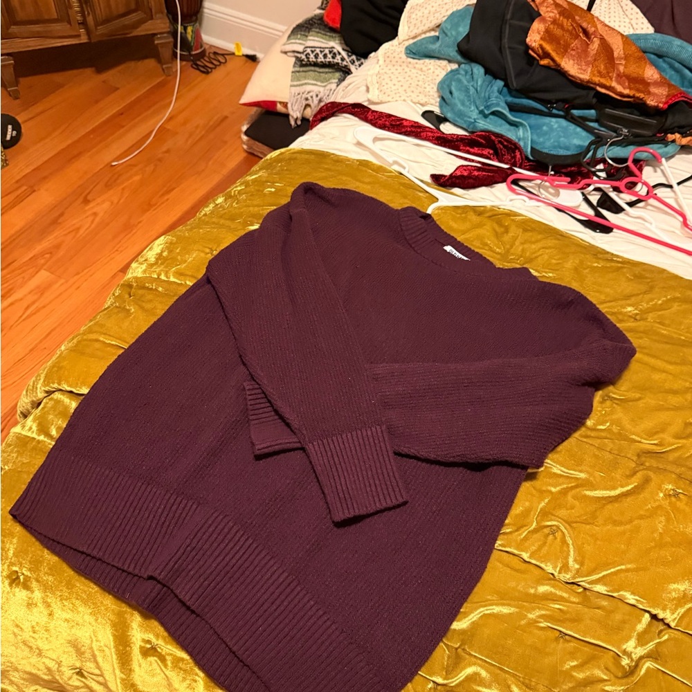 Old Navy Women's V-Neck Cozy Knit Sweater - Plum